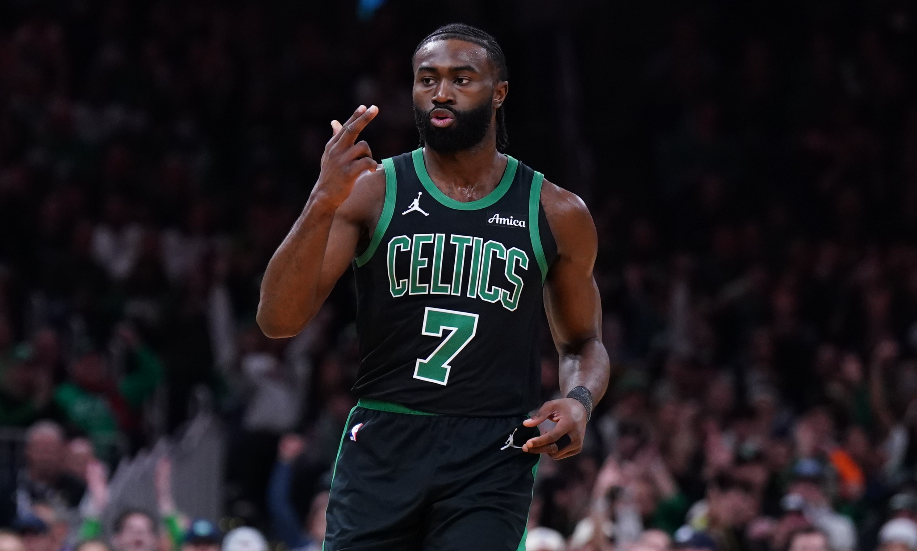 半岛app下载体育-凯尔特人客场爆冷负于对手，晋级形势受阻