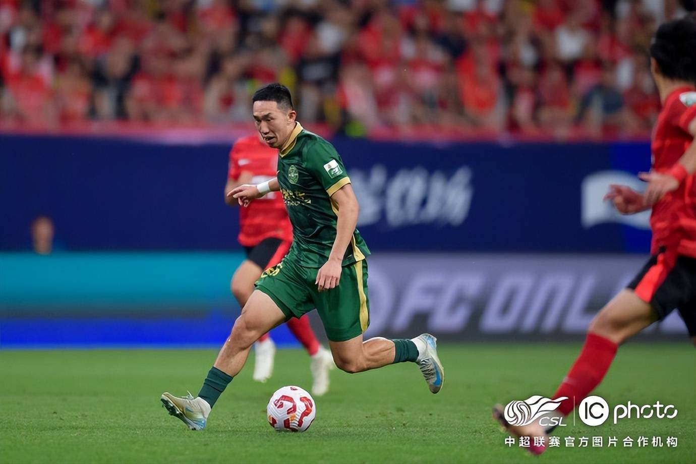 半岛体育足球官网半岛体育app官网-泰国女足表现强劲，取得中超积分榜前进一步