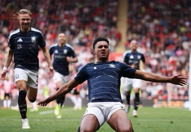 半岛综合体育官方app下载-切尔西主场失利，遭遇创纪录连败