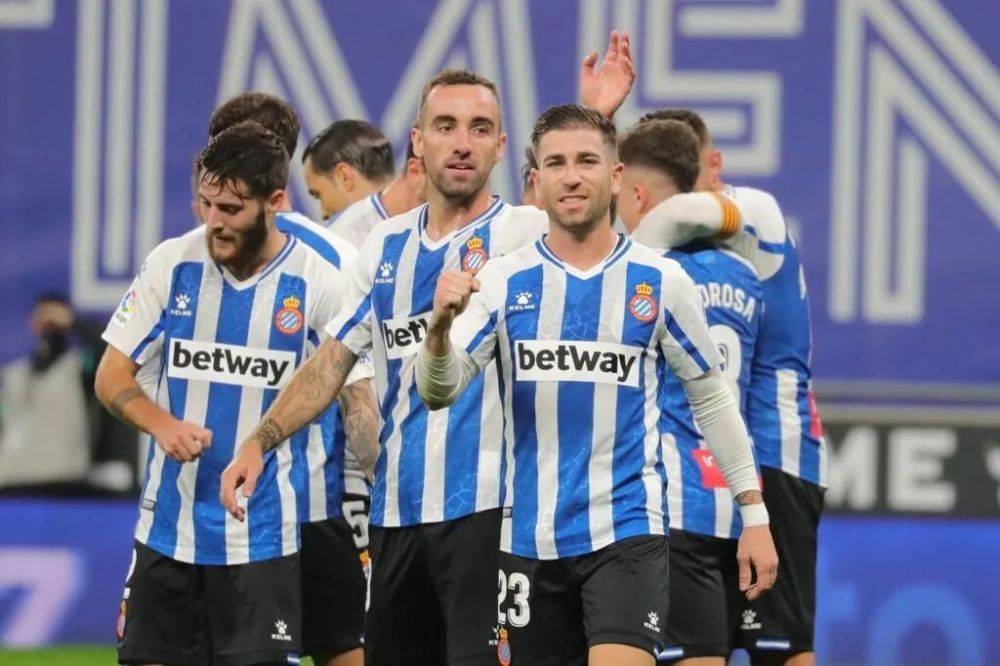 半岛体育官网入口-包含沃特福德对阵切尔西：主队坚守主场优势，客队如何应对？的词条