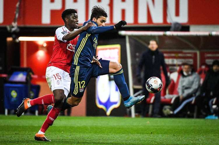 半岛体育app登录-风云再起！斯图加特客场惊险逆袭