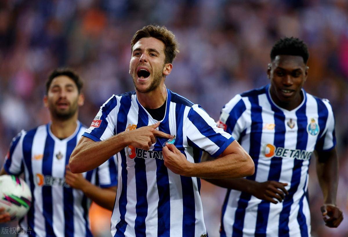 半岛app官方下载-波尔图豪取三分，表现出色豪情万丈